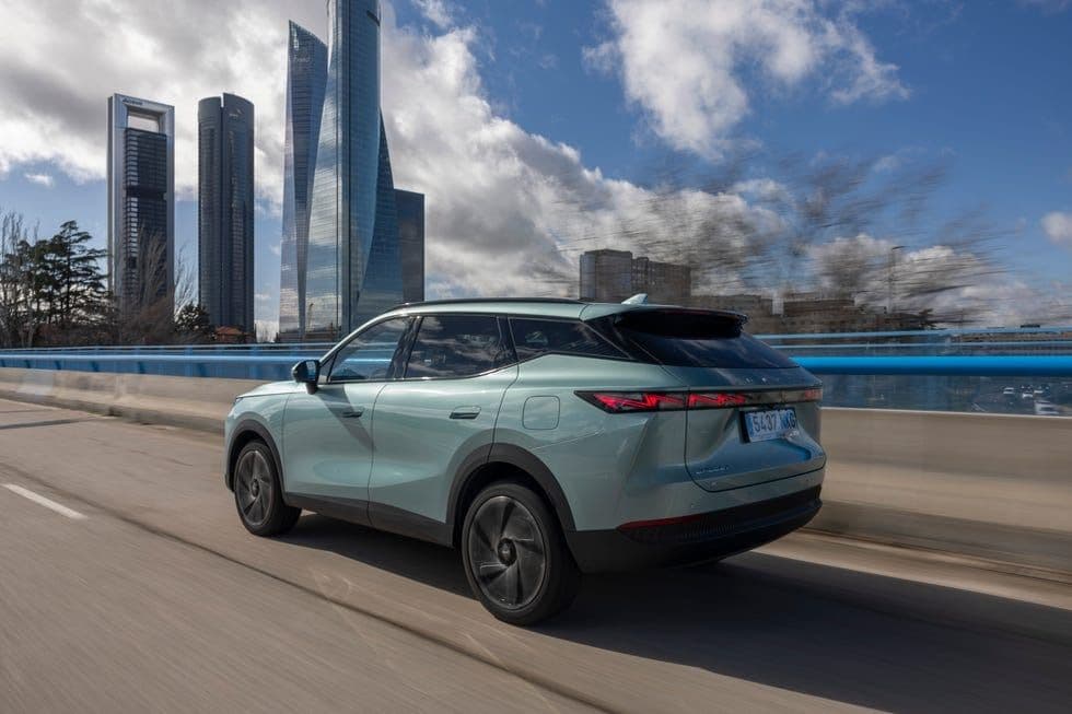 Fondo de héroe para Omoda 7