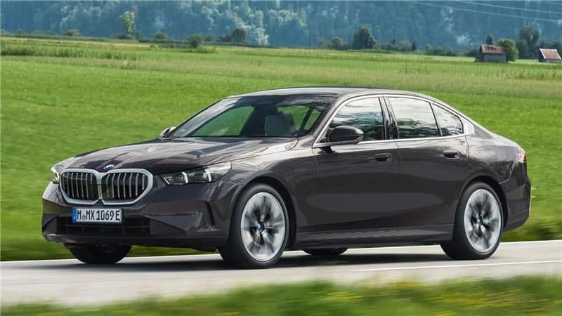 Imagen de un vehículo de categoría berlina